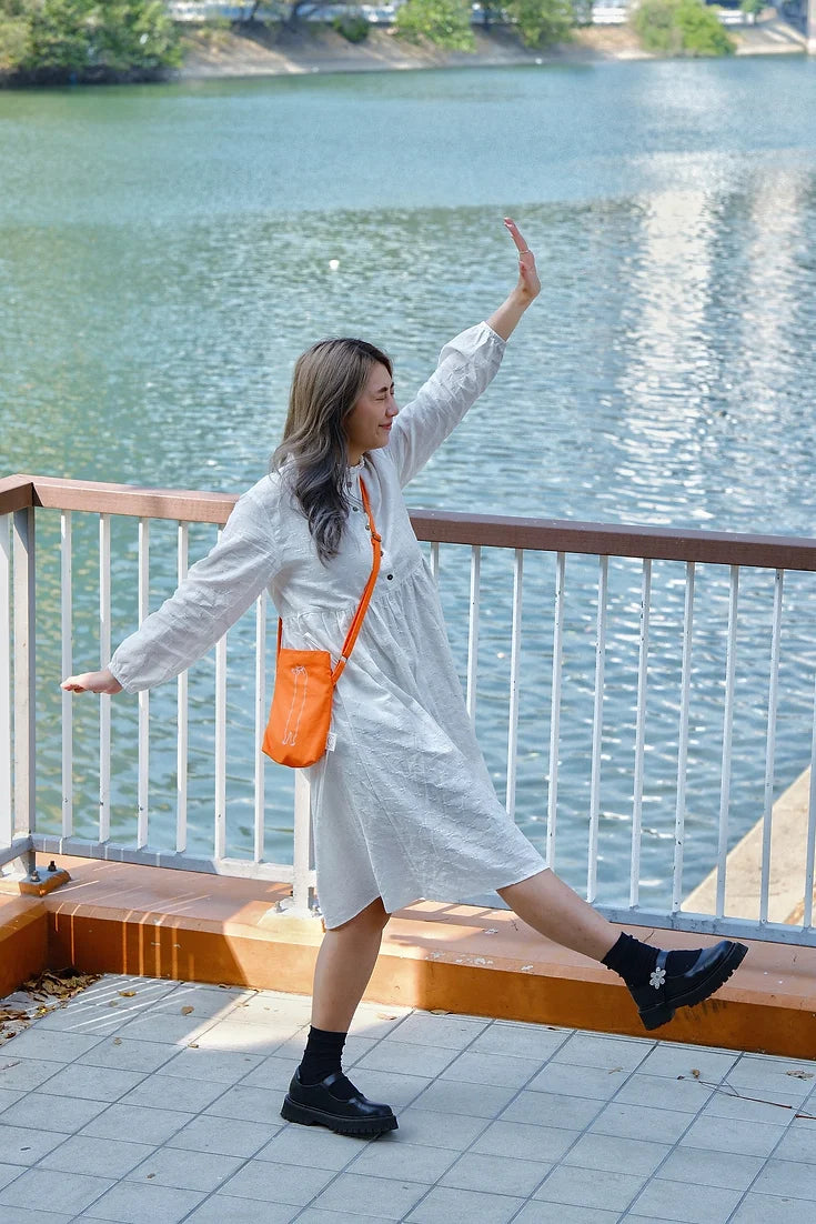 Youarebeloved 🐈 橙色伸長長貓刺繡斜孭袋