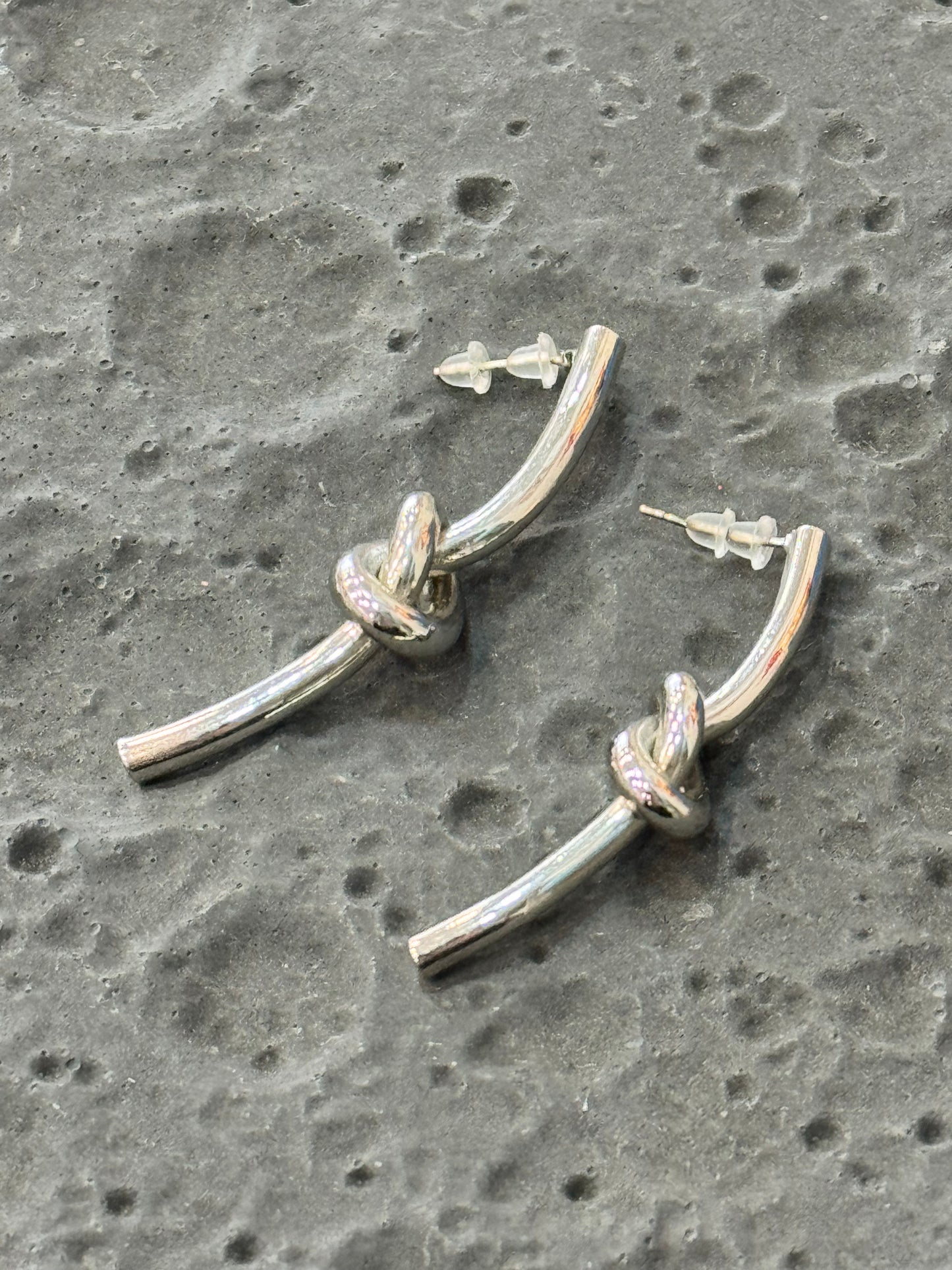 Hugbubble - Bow on Straight Earring