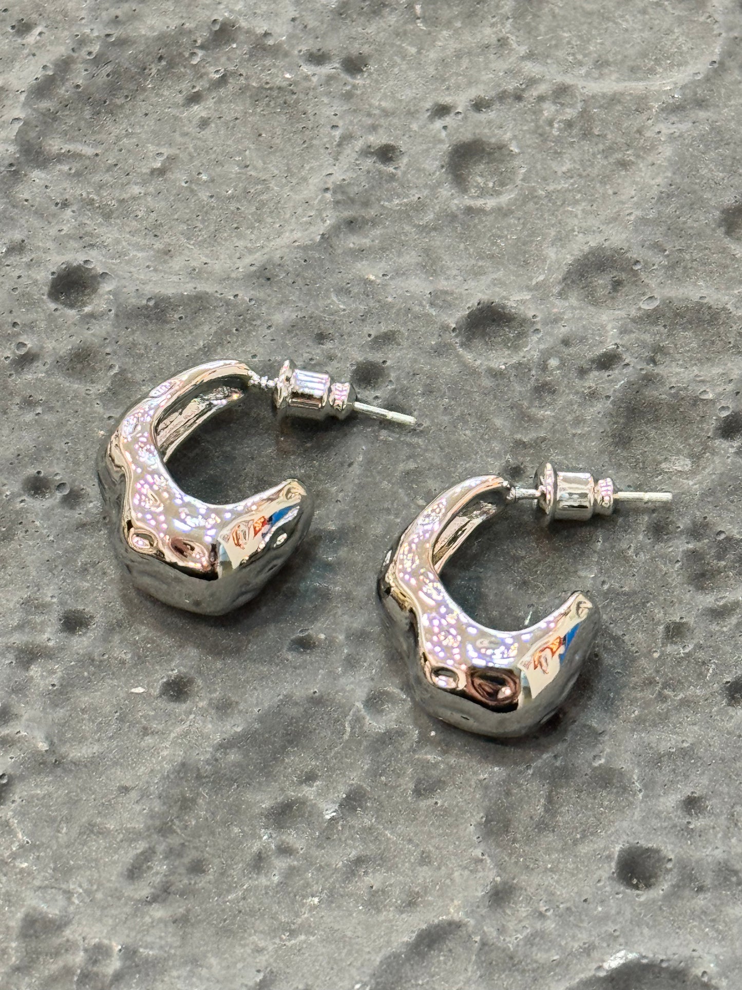 Hugbubble - Groove Earring