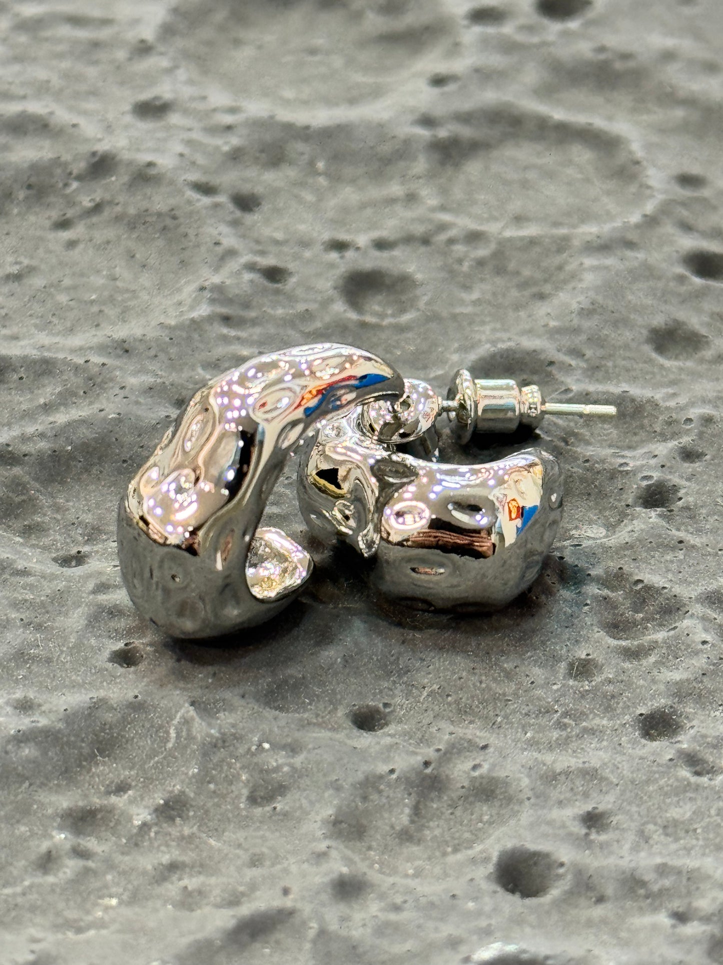 Hugbubble - Groove Earring
