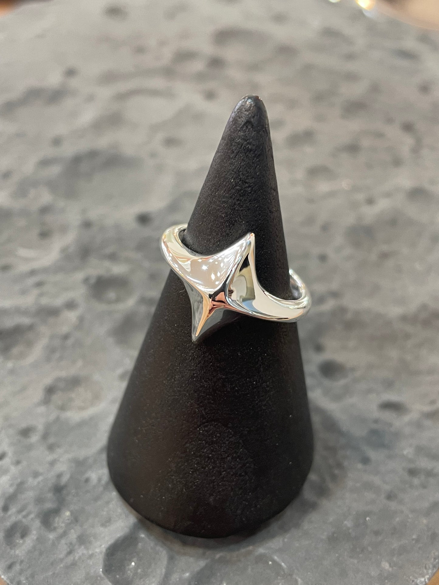 Hugbubble - Shine Star Ring