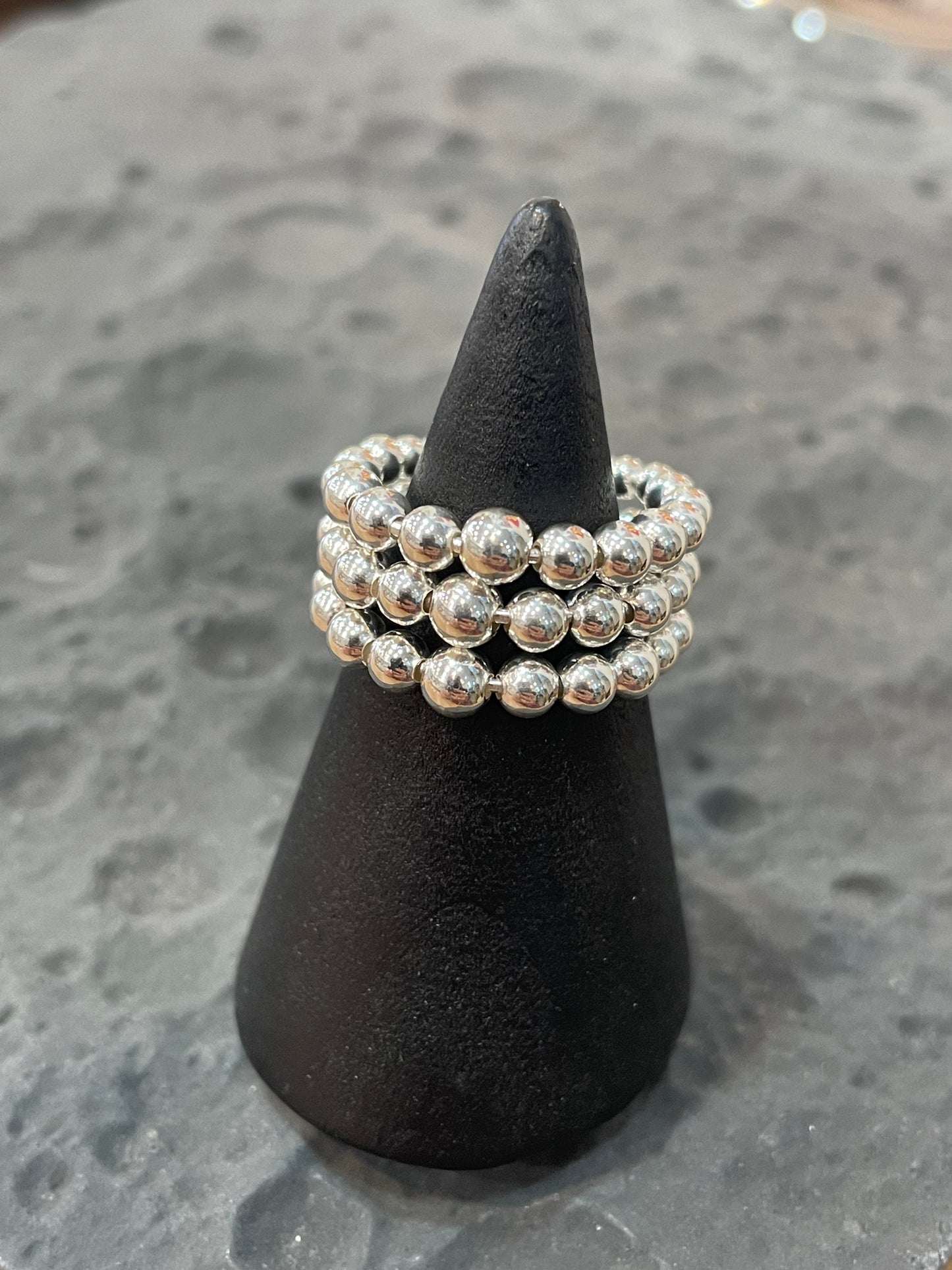 Hugbubble - Third Dot Ring