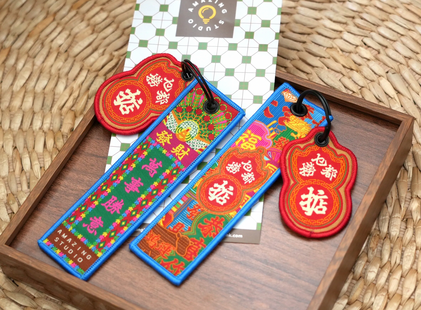 Amazing Studio -【撈乜都掂 - 霓虹燈】 刺繡匙扣牌