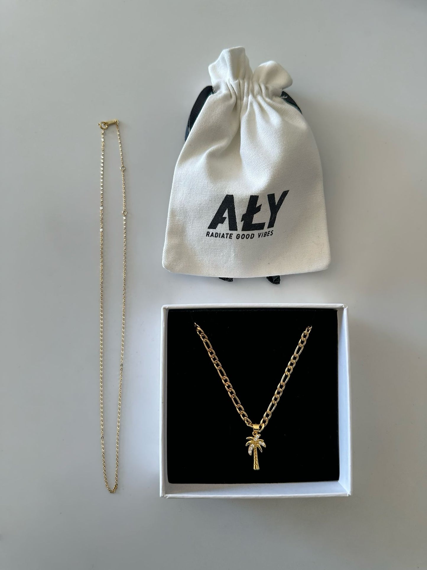 Aly Good Vibes - Palm Tree Necklace