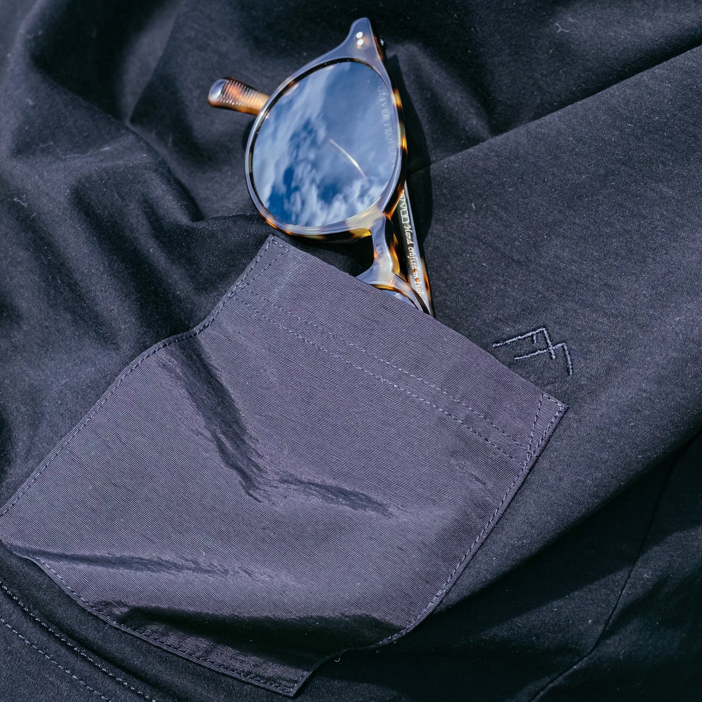 Blackhill Low Pockets Tee (Black)