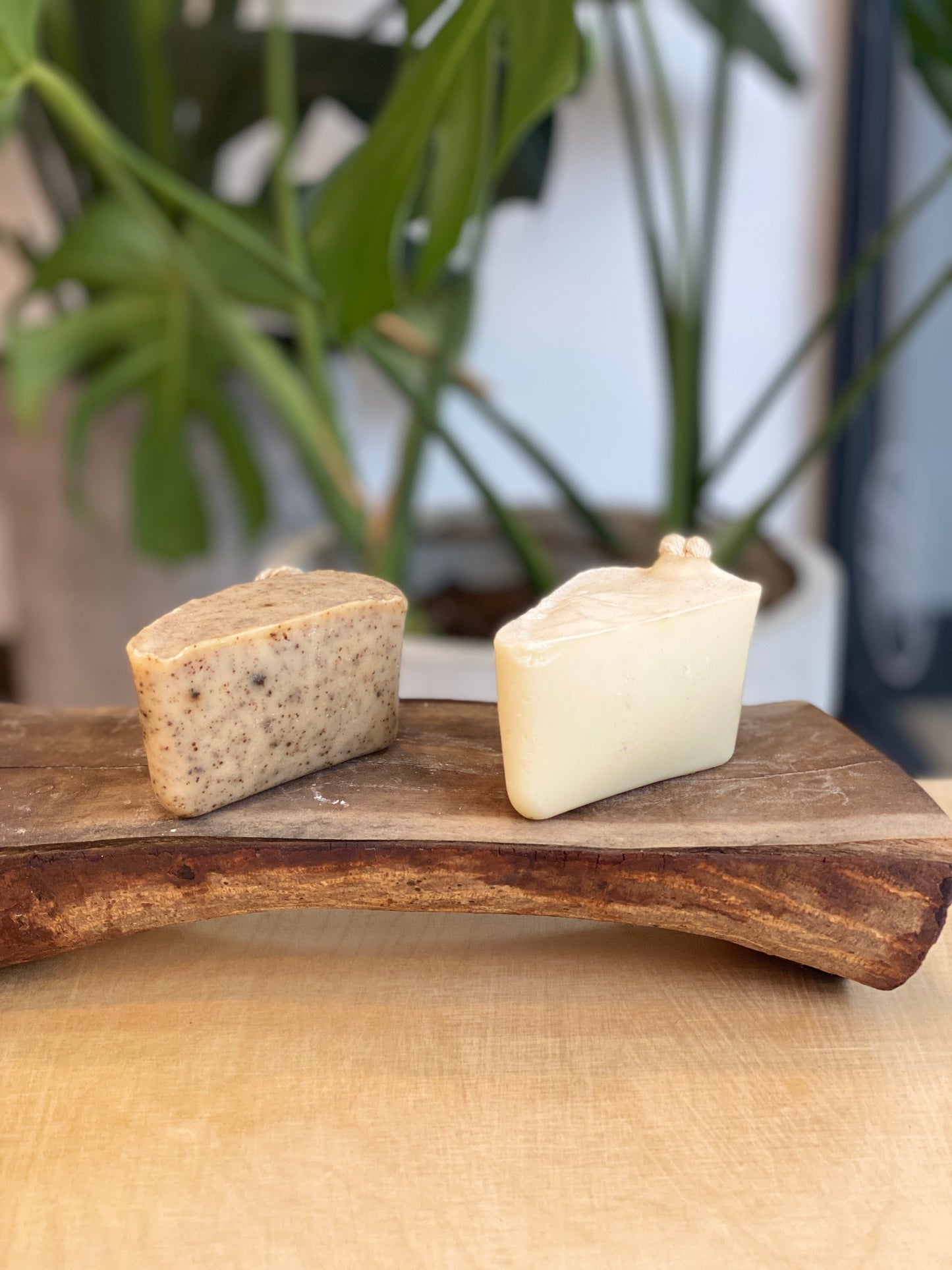 日日梘咖啡渣家事皂| Day Day Soap Coffee Grounds Household Soap (Around 195g)