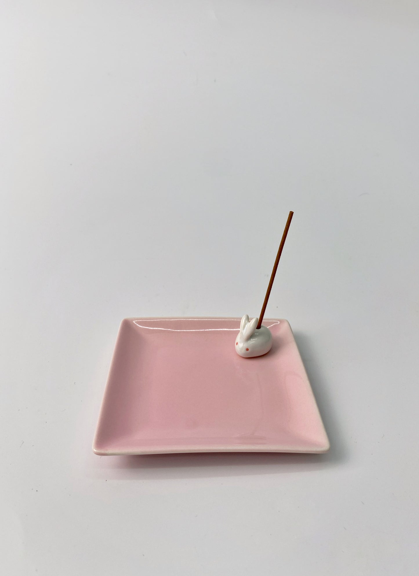 日本香堂小白兔香台(粉紅色)|Nippon Kodo Japanese Rabbit Incense Holder (Pink)