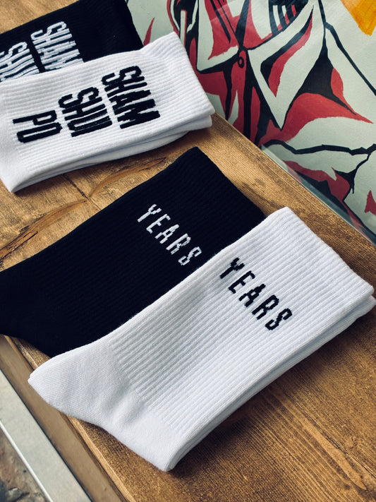 YEARS SOCKS - STAY STRONG (BLACK / WHITE)