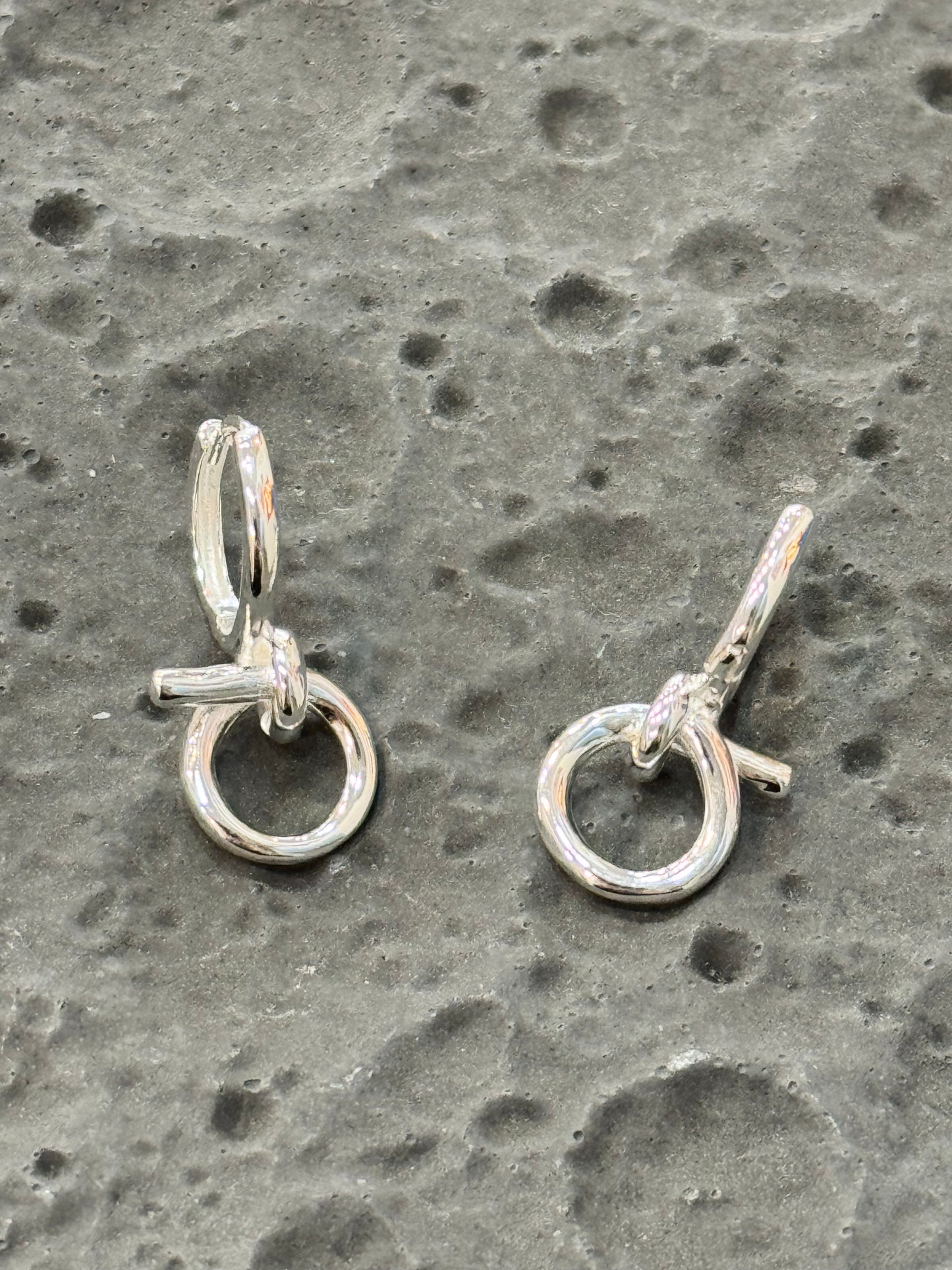 Hugbubble - Mini Circle Earring