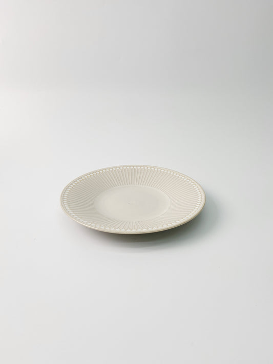 日本美濃燒 陶瓷花紋碟 (米色)｜Japanese Mino Ware Flower Stripe Ceramic Plate ( Beige)
